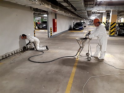 Гідроізоляція паркінгів (підземних та багаторівневих) — це комплексний захист від ґрунтових вод, протікань, конденсату та руйнування бетону. Підземні паркінги особливо вразливі через високий тиск води, деформаційні шви, вводи комунікацій та великі площі. Ми застосовуємо сучасні методи зсередини (без розкопок) для діючих об'єктів та комплексно на етапі будівництва.